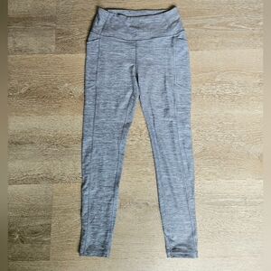 Victoria's Secret Studio 7/8 Legging - Size Small/4